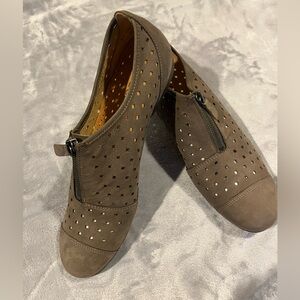 Brand new Gabor flats